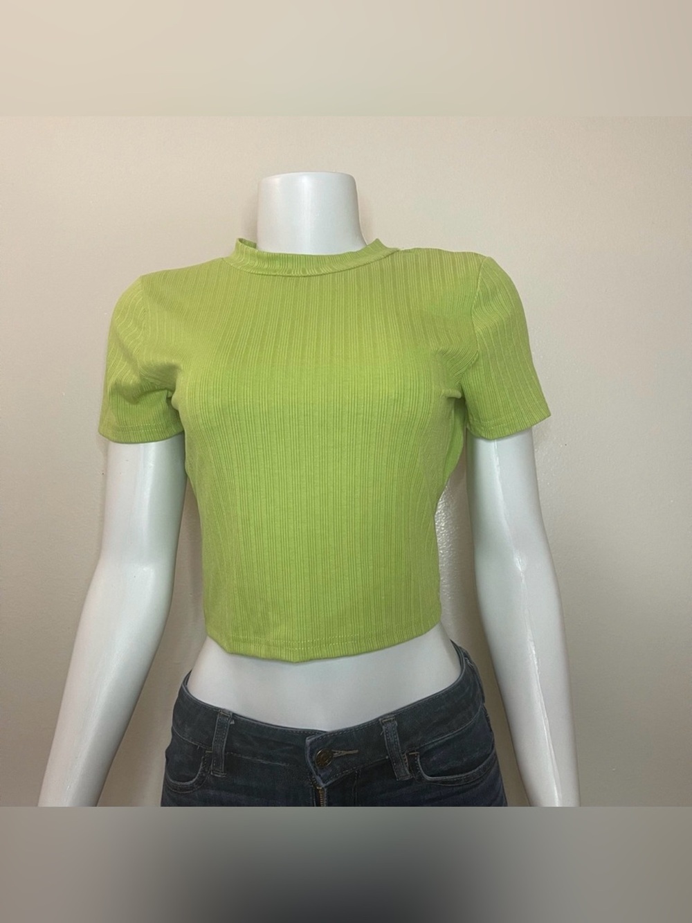Green cropped shirt twist back short sleeve